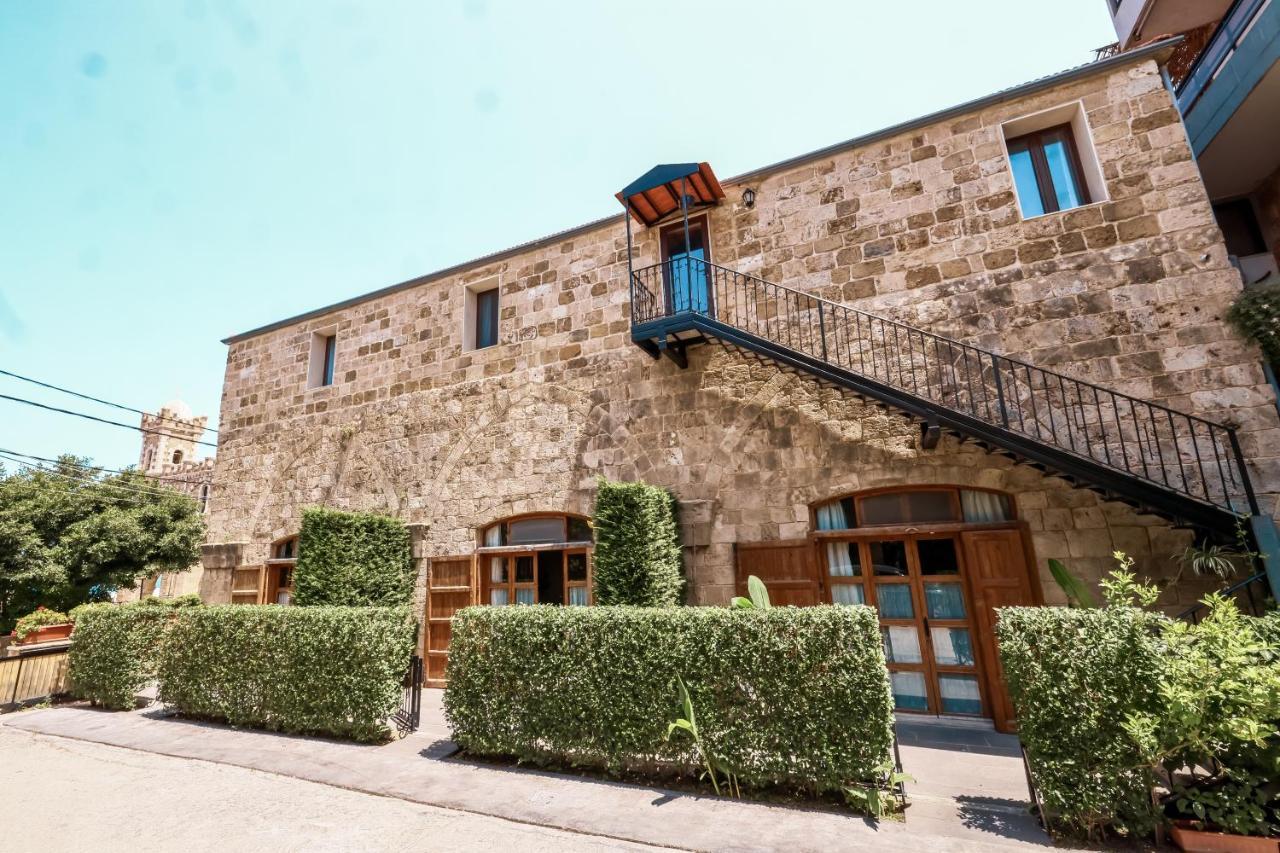 Old Town Guesthouses Μπατρούν Εξωτερικό φωτογραφία