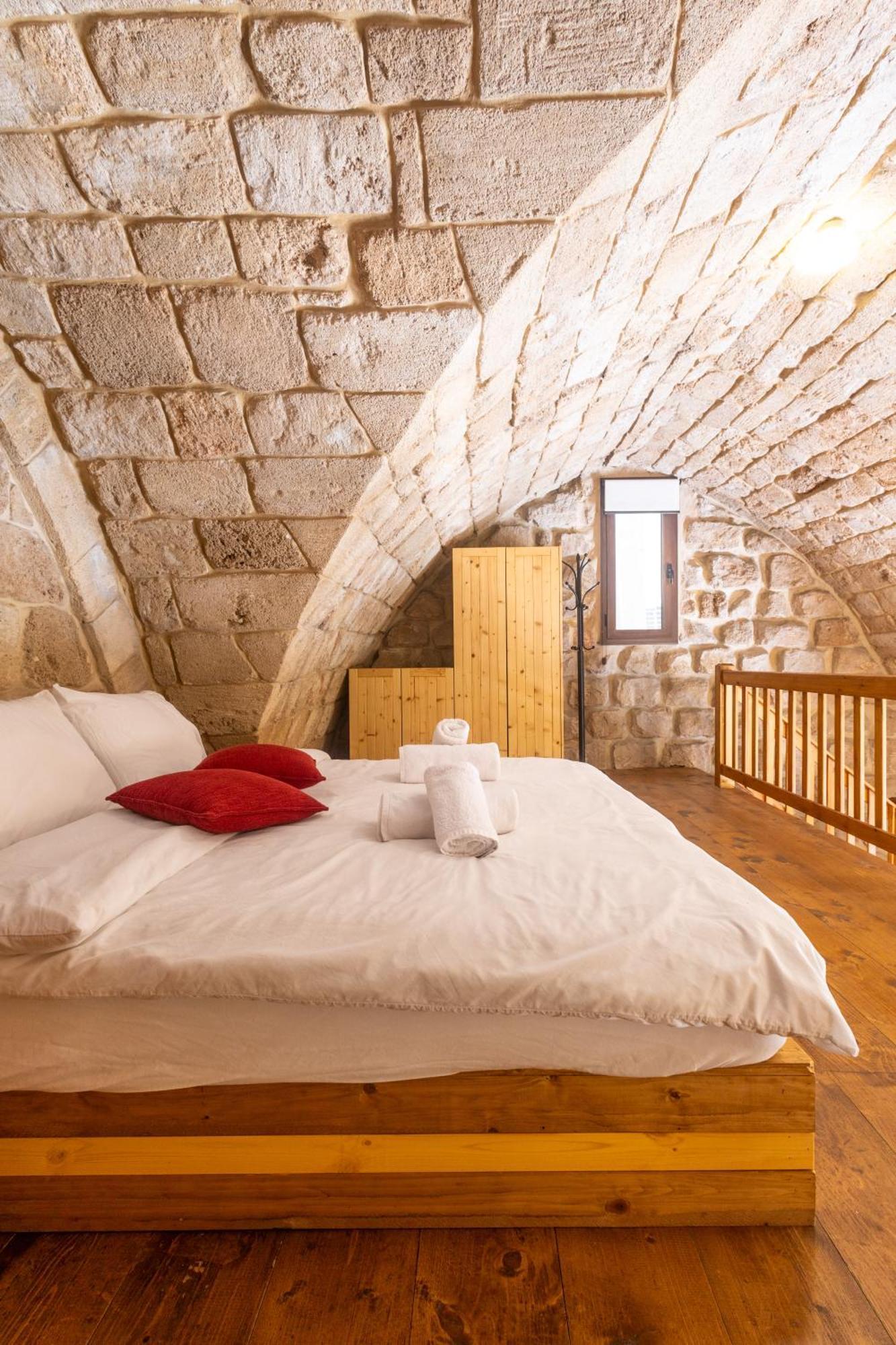 Old Town Guesthouses Μπατρούν Εξωτερικό φωτογραφία
