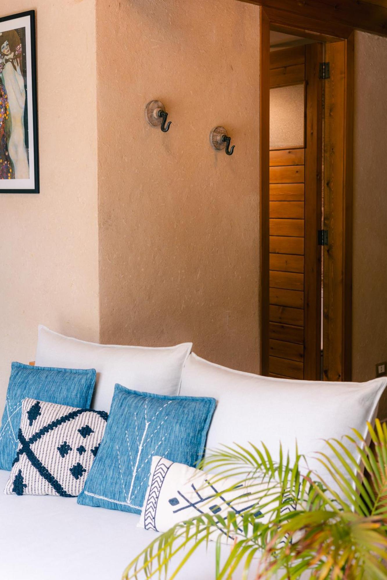 Old Town Guesthouses Μπατρούν Εξωτερικό φωτογραφία